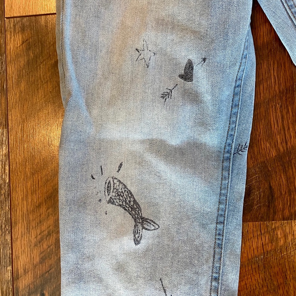 BDG (UO) Doodle High Rise Girlfriend Jeans - Picture 5 of 8